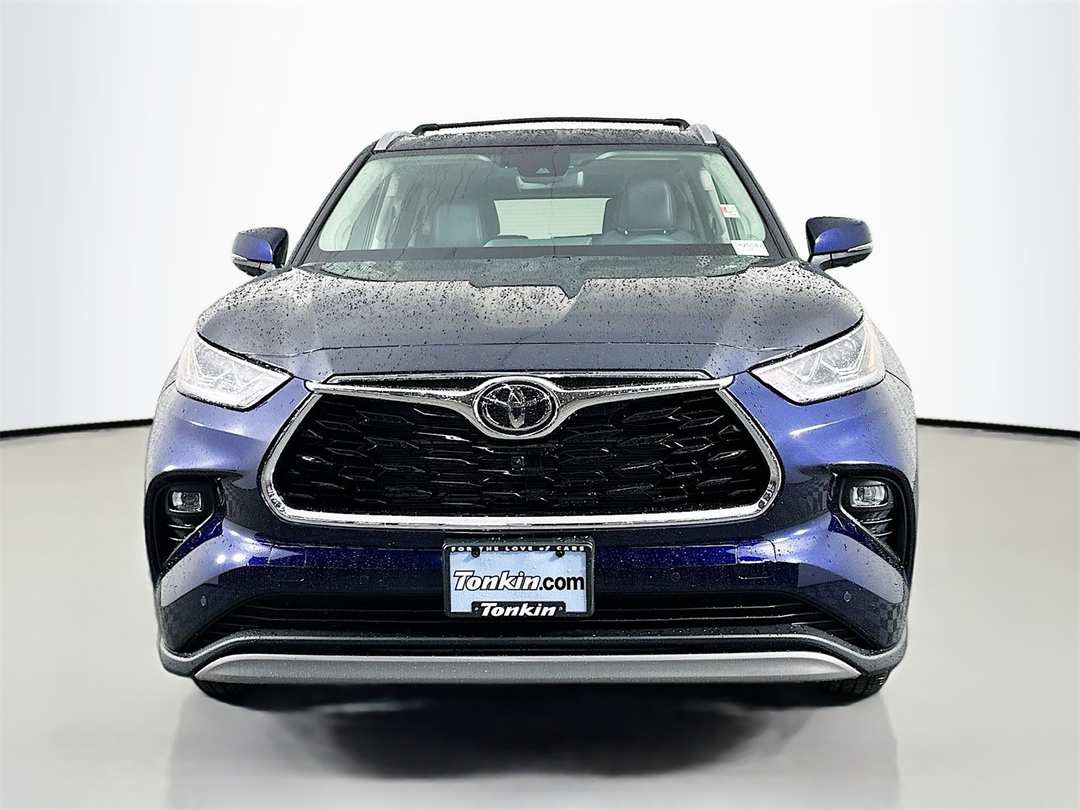 2026 Toyota Highlander Platinum - Image 2