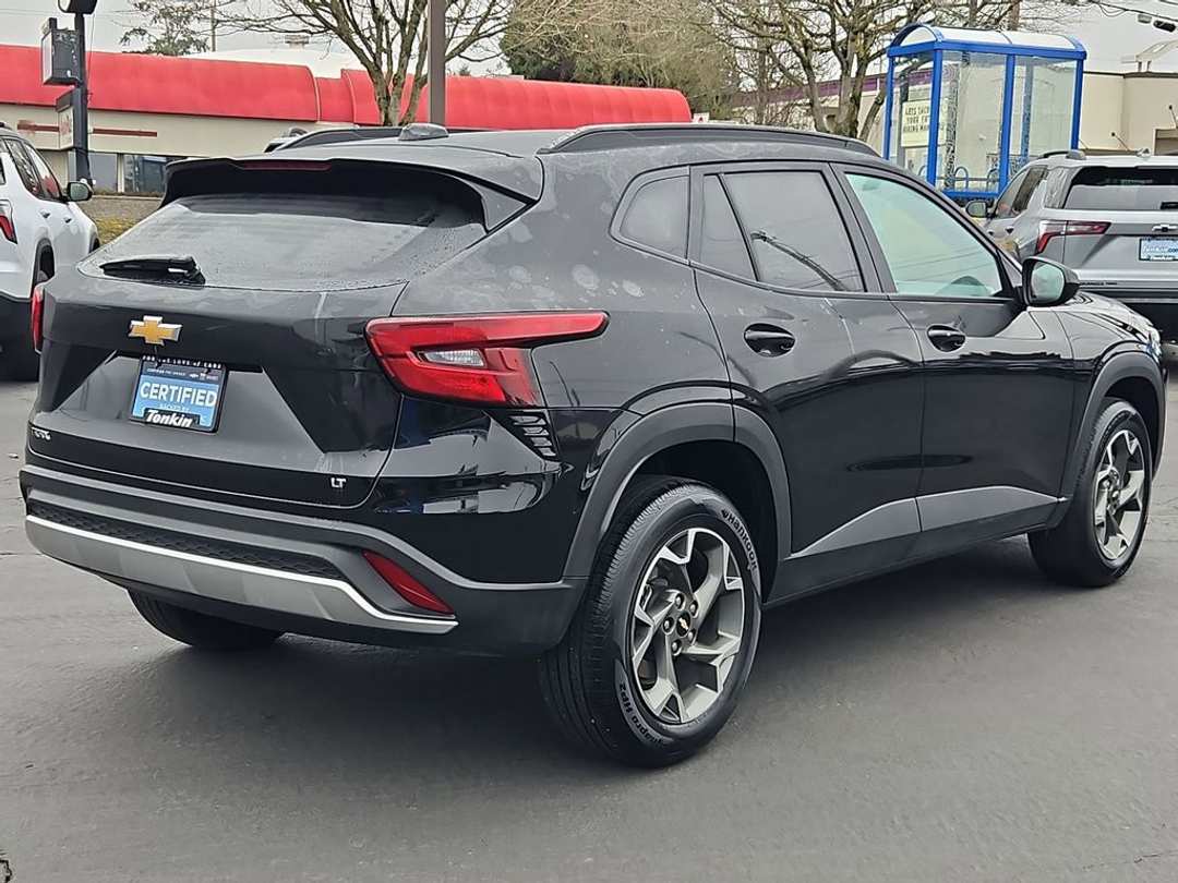 2025 Chevrolet Trax LT - Image 6