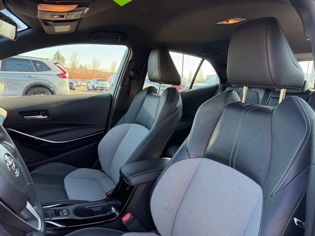 2022 Toyota Corolla XSE - Image 15