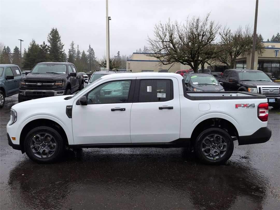 2026 Ford Maverick XLT - Image 2