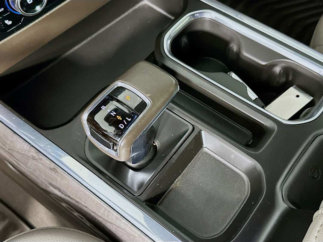 2022 Chevrolet Silverado 1500 LTZ - Image 18