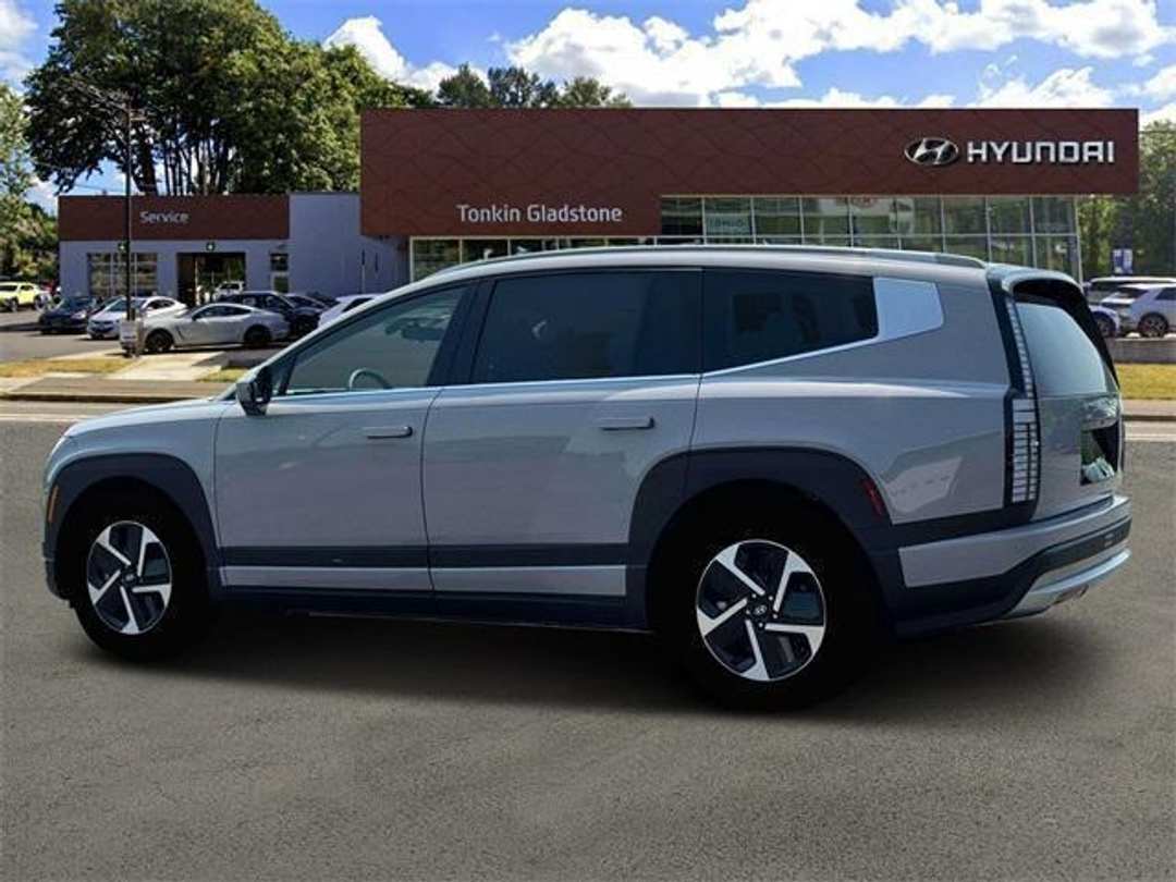 2026 Hyundai Ioniq 9 SE - Image 4