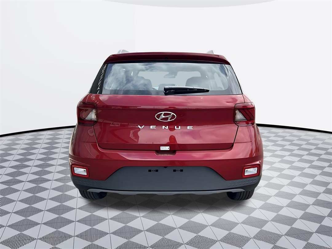 2025 Hyundai Venue Limited - Image 7