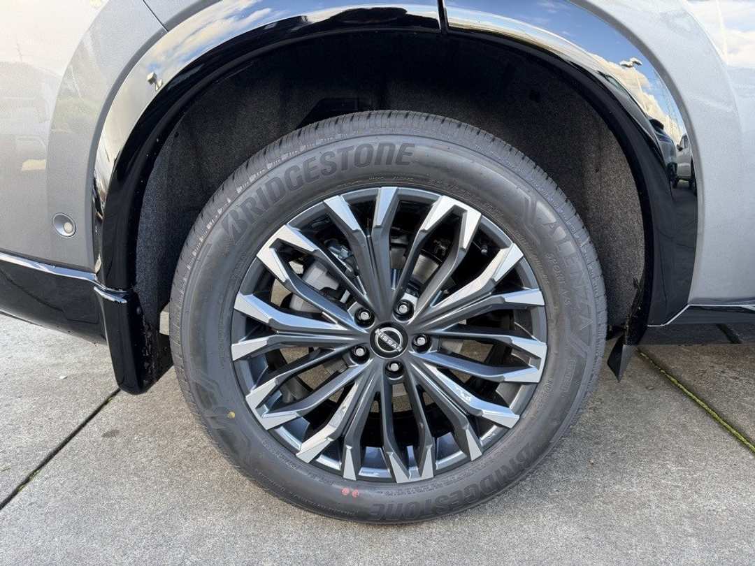 2026 Nissan Rogue Platinum - Image 9