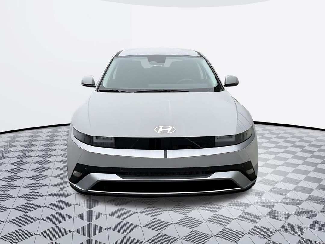 2026 Hyundai Ioniq 5 SE - Image 3