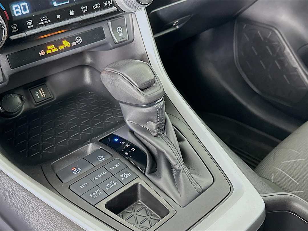 2024 Toyota Rav4 XLE - Image 17