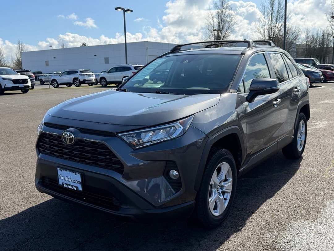 2021 Toyota Rav4 XLE - Image 4