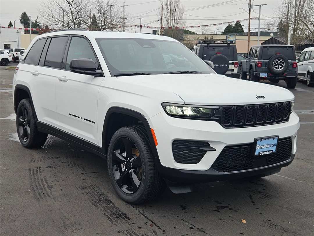 2025 Jeep Grand Cherokee Altitude X - Image 8