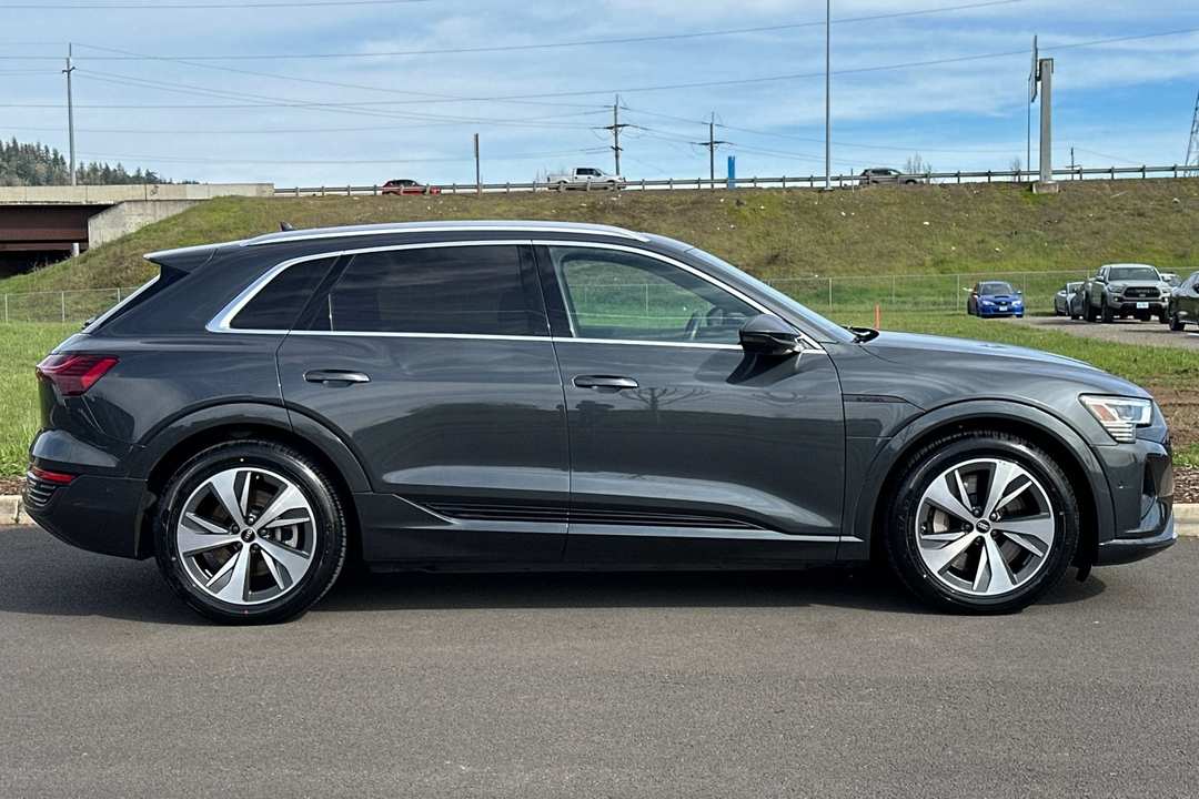2024 Audi Q8 E-Tron Premium Plus - Image 2