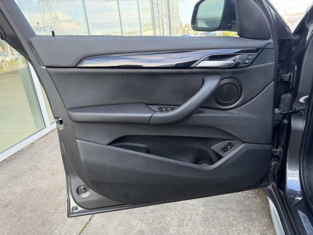 2020 BMW X1 xDrive28i - Image 11