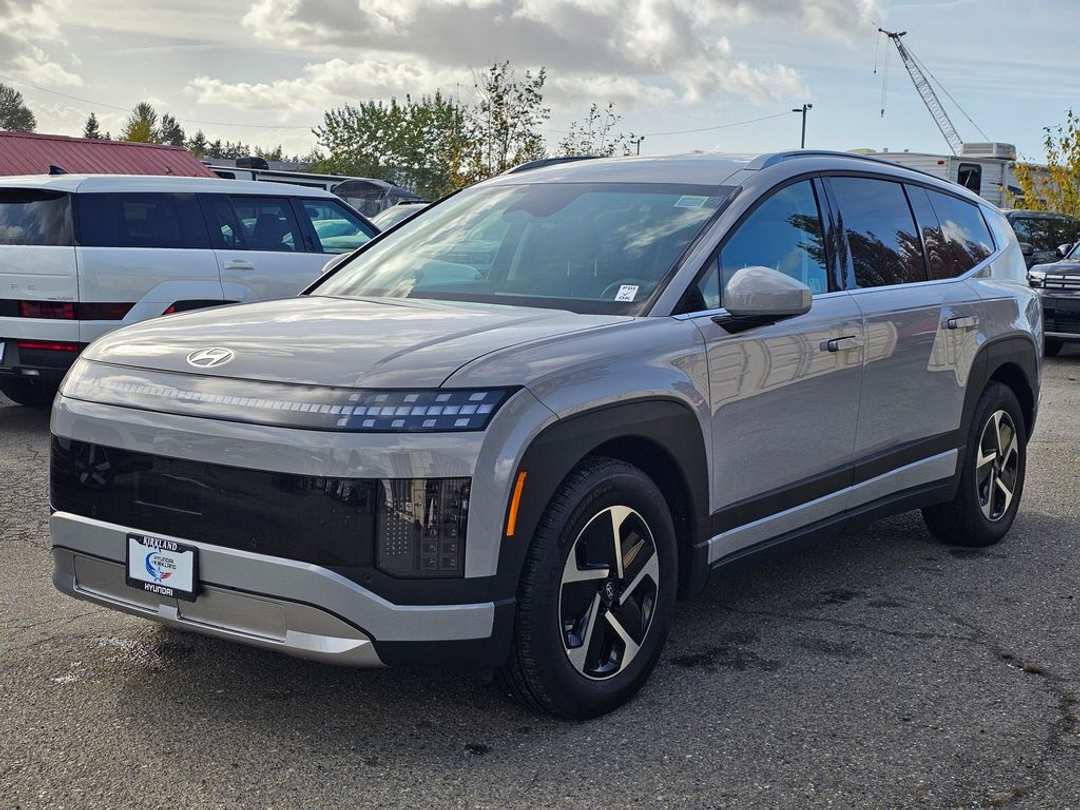 2026 Hyundai Ioniq 9 SE - Image 3