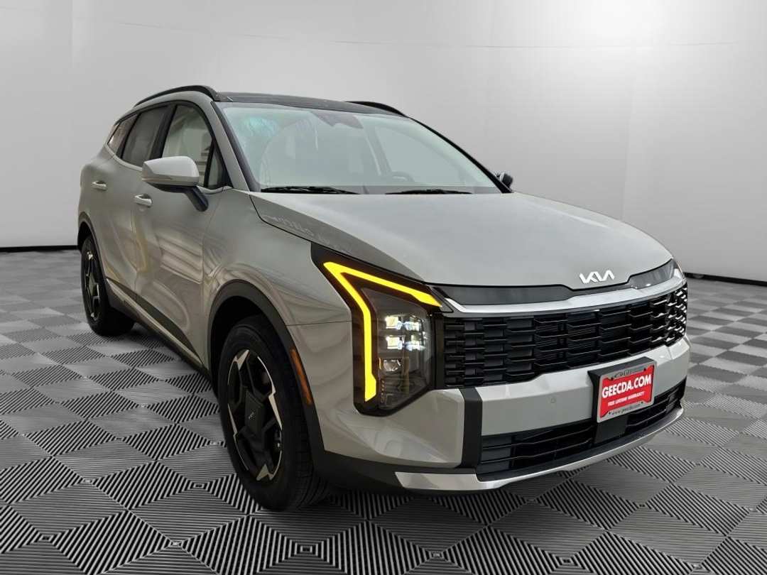 2026 Kia Sportage EX - Image 3