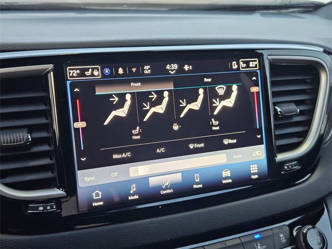 2026 Chrysler Voyager LX - Image 22