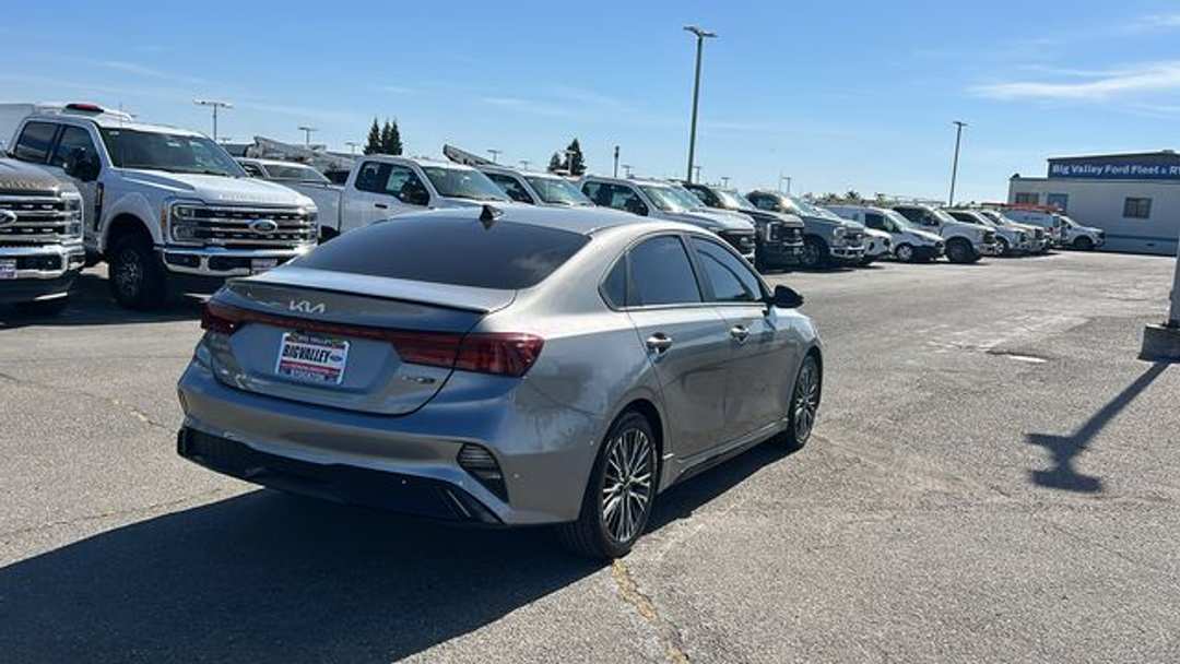 2023 Kia Forte GTLine - Image 3