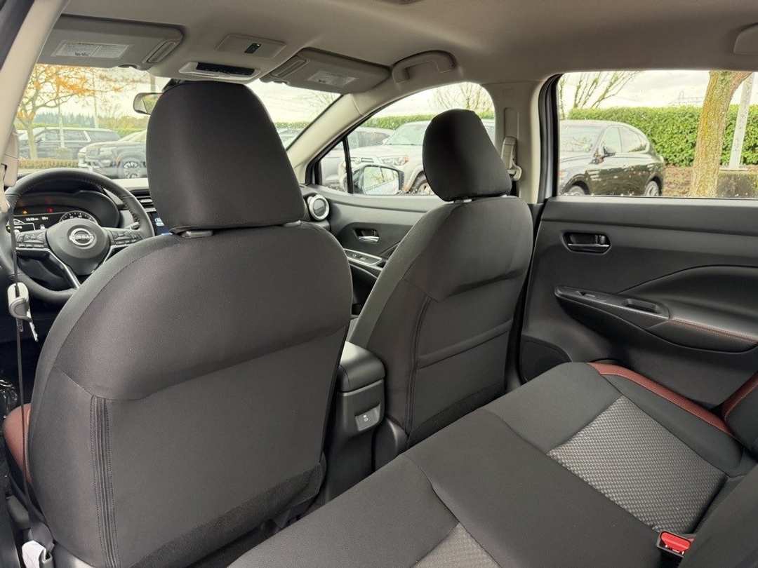 2025 Nissan Versa 1.6 SR - Image 29