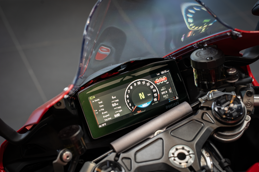 2025 Ducati Panigale V4 - Image 4