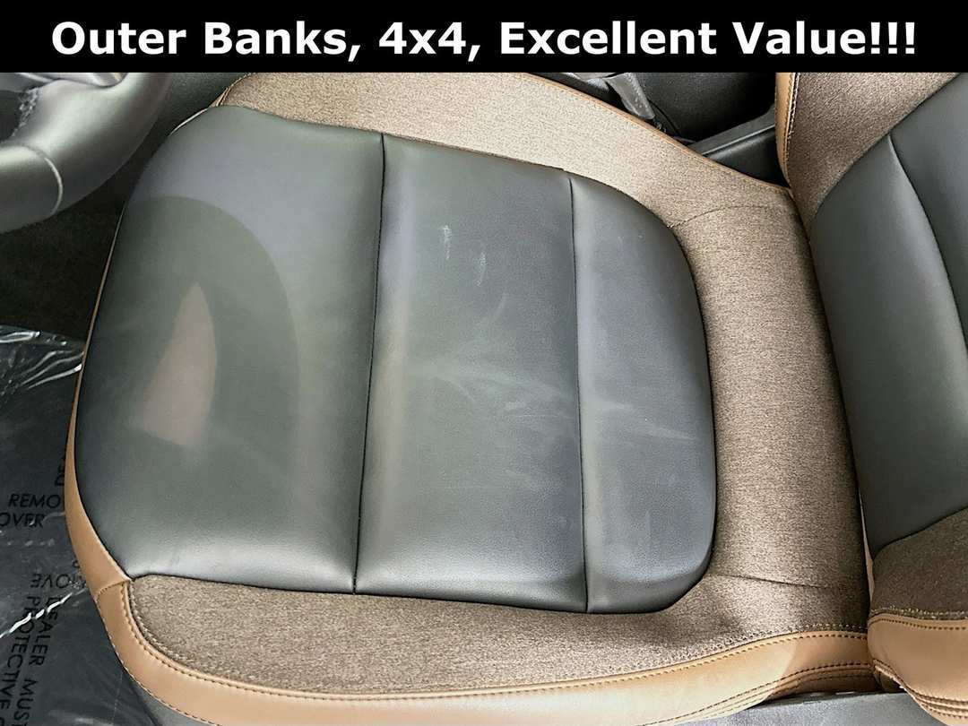 2025 Ford Bronco Sport Outer Banks - Image 19