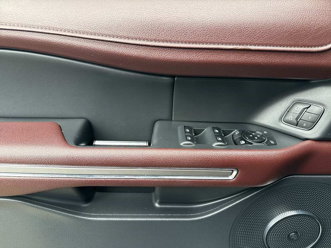 2023 Ford Expedition Limited - Image 10