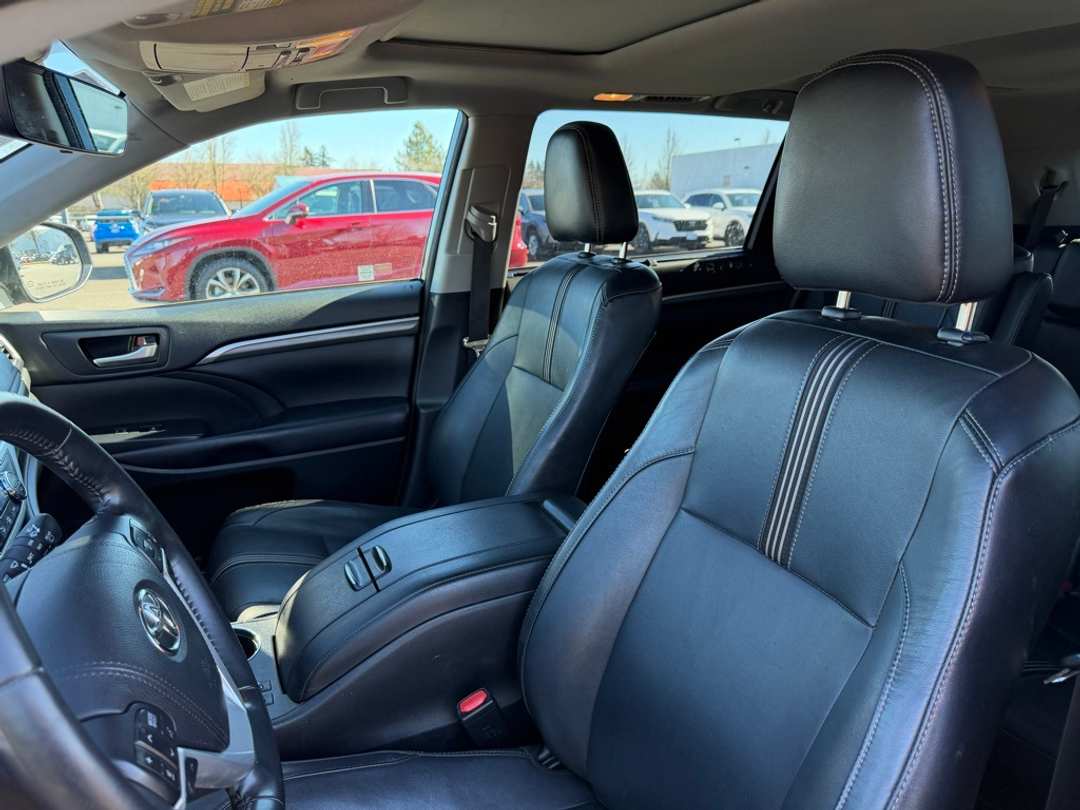 2018 Toyota Highlander SE - Image 15