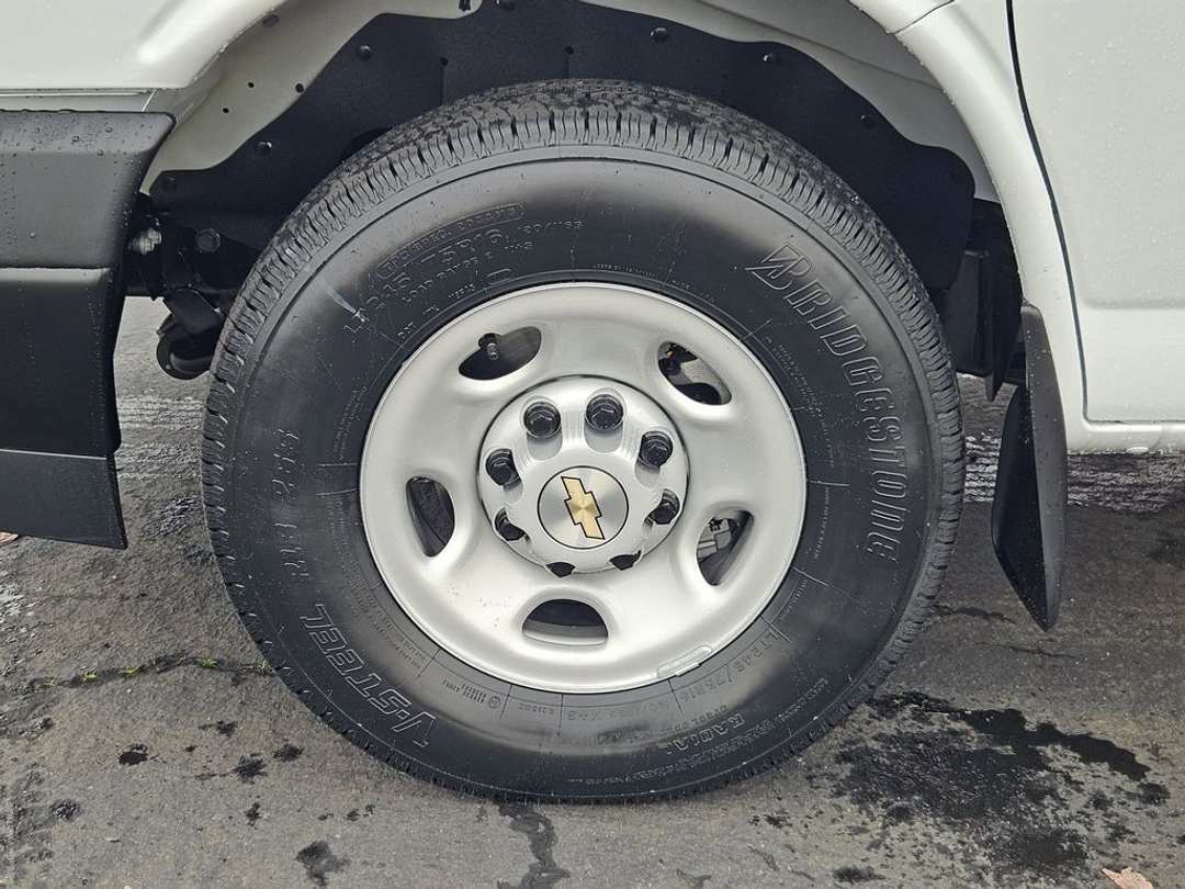 2025 Chevrolet Express 2500 Work - Image 40