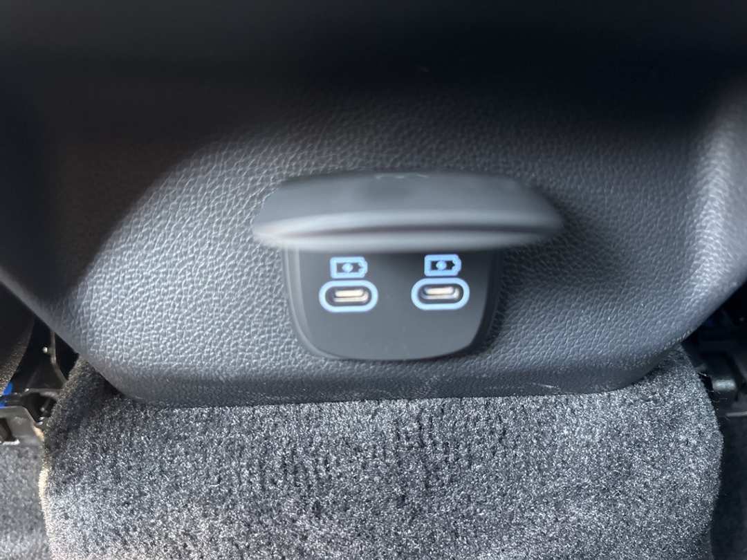 2026 Genesis Electrified Gv70 - Image 48