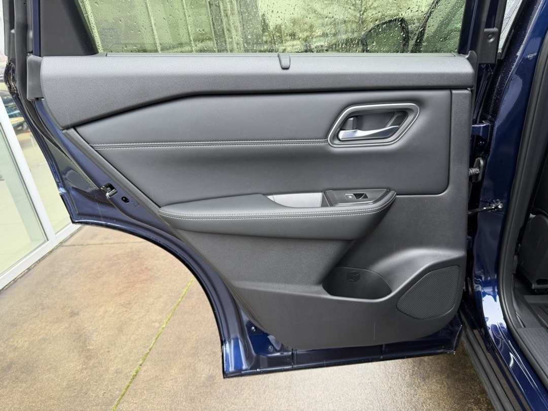 2026 Nissan Rogue Platinum - Image 31