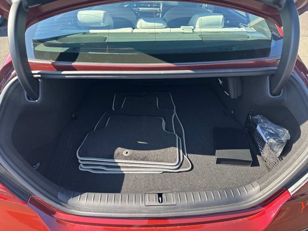 2026 Genesis G70 3.3T Sport Prestige - Image 12