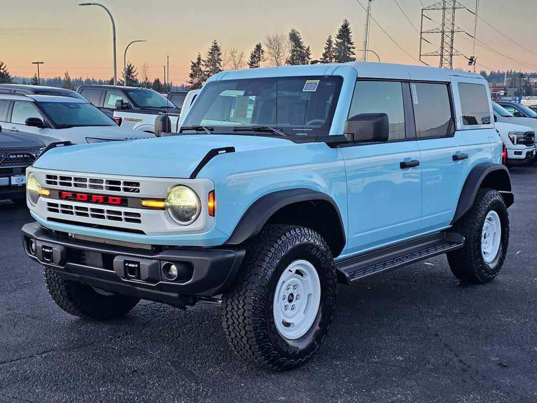 2025 Ford Bronco Heritage Edition - Image 3