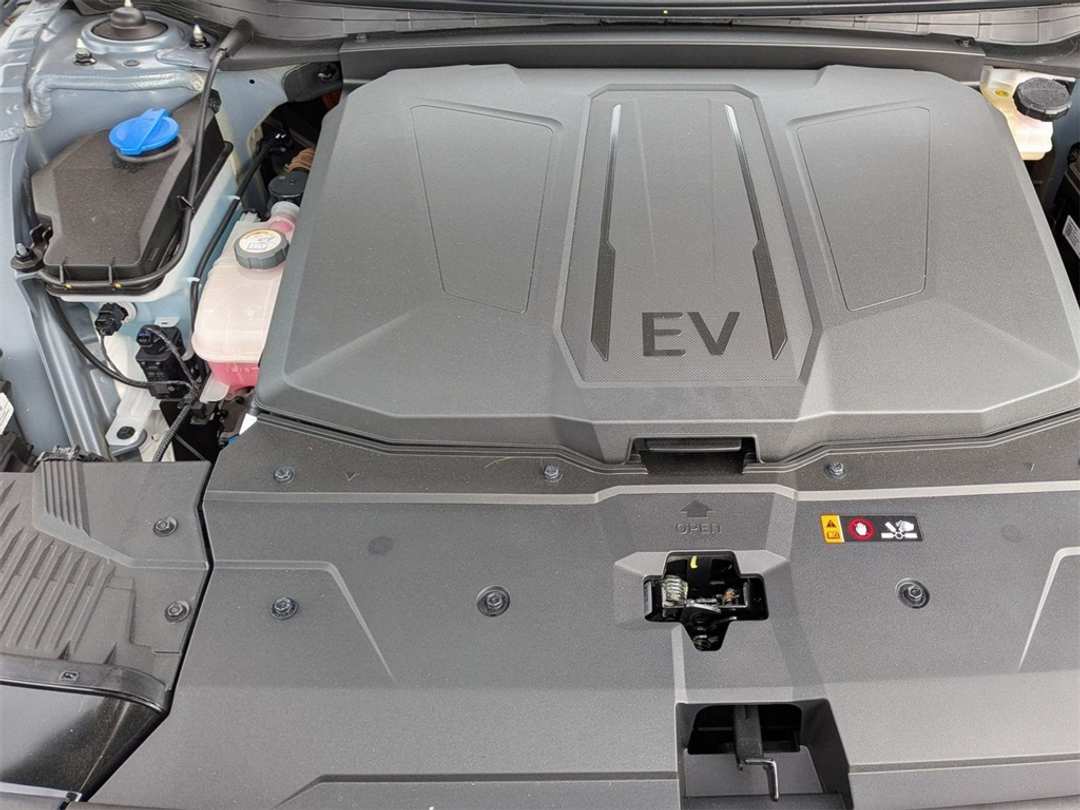 2025 Hyundai Ioniq 5 SE - Image 34