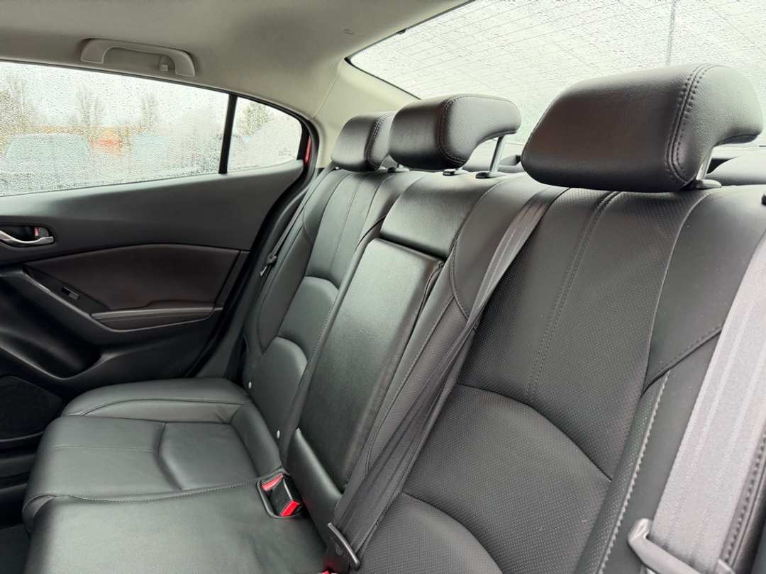 2018 MAZDA Mazda3 Grand Touring - Image 31