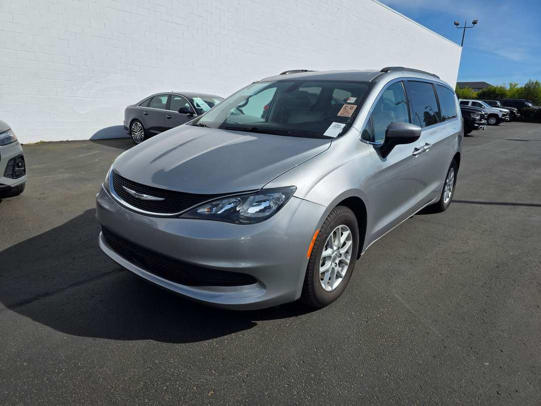 2021 Chrysler Voyager LXI - Image 2