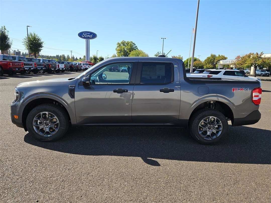 2025 Ford Maverick XLT - Image 2