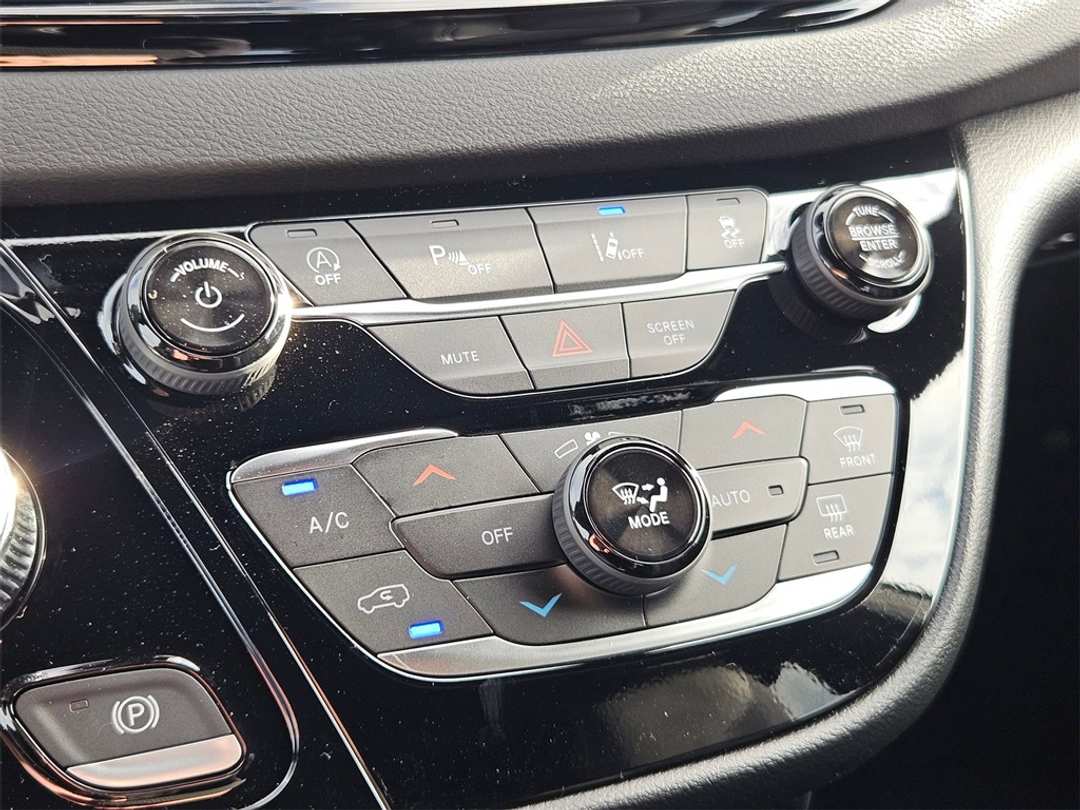 2026 Chrysler Voyager LX - Image 23