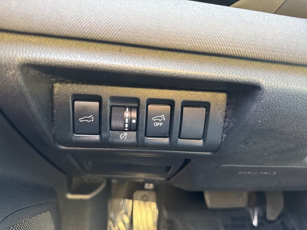 2020 Subaru Outback Premium - Image 32