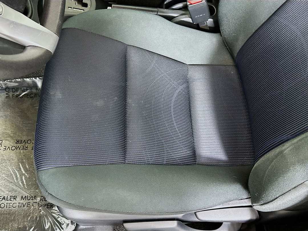 2015 Toyota Prius C - Image 19