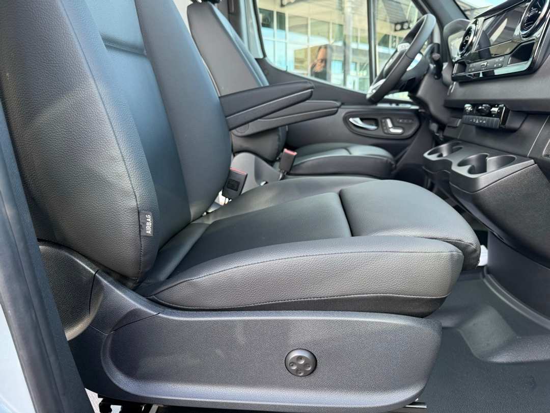 2025 Mercedes-Benz Sprinter 2500 Cargo 144 WB - Image 16