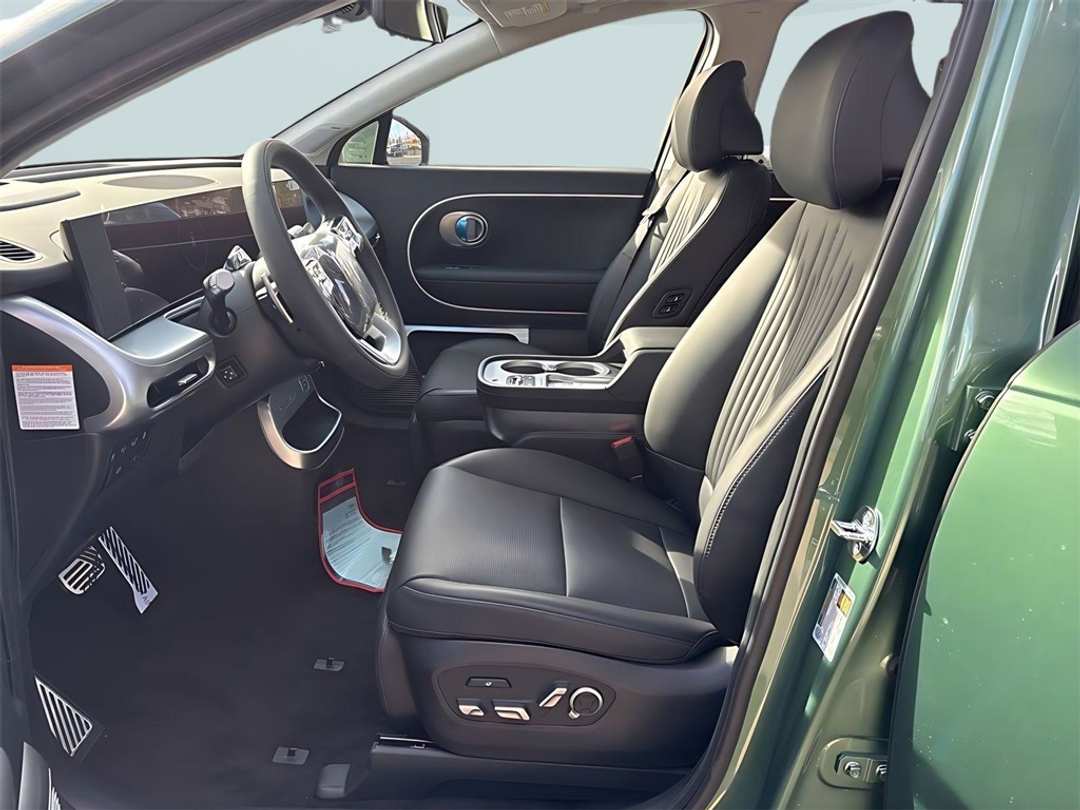 2026 Hyundai Ioniq 9 Performance Calligraphy - Image 9