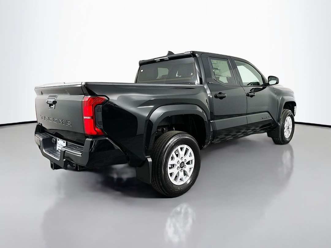 2025 Toyota Tacoma SR5 - Image 7