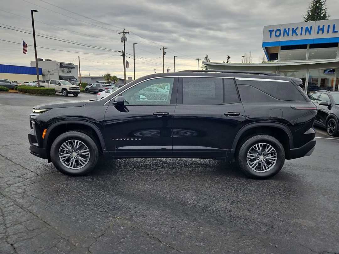 2026 Chevrolet Traverse LT - Image 3