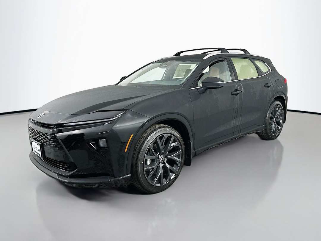 2026 Toyota Crown Signia Limited - Image 3