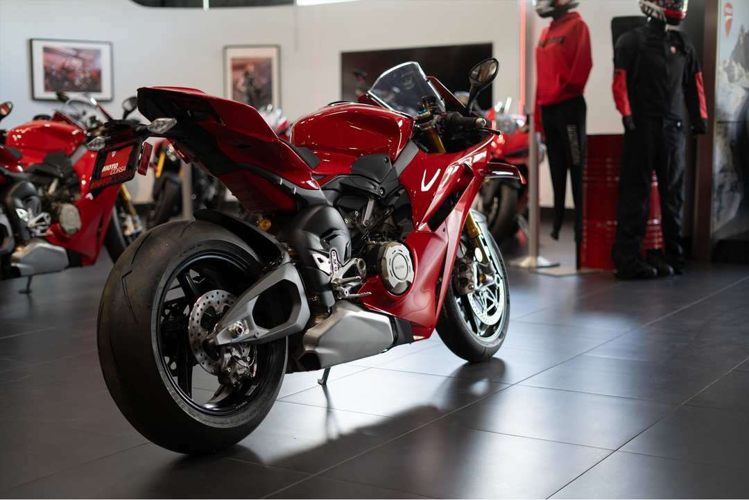 2025 Ducati Panigale V4 S - Image 5