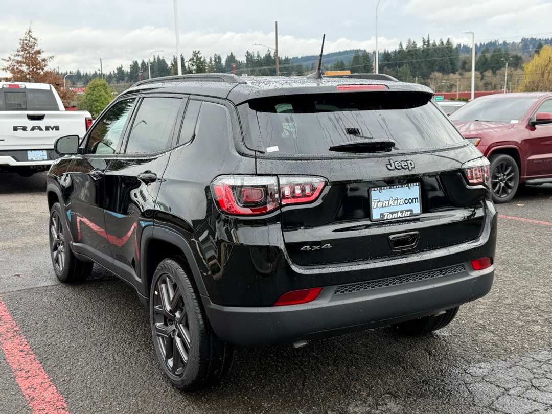 2026 Jeep Compass Latitude - Image 7