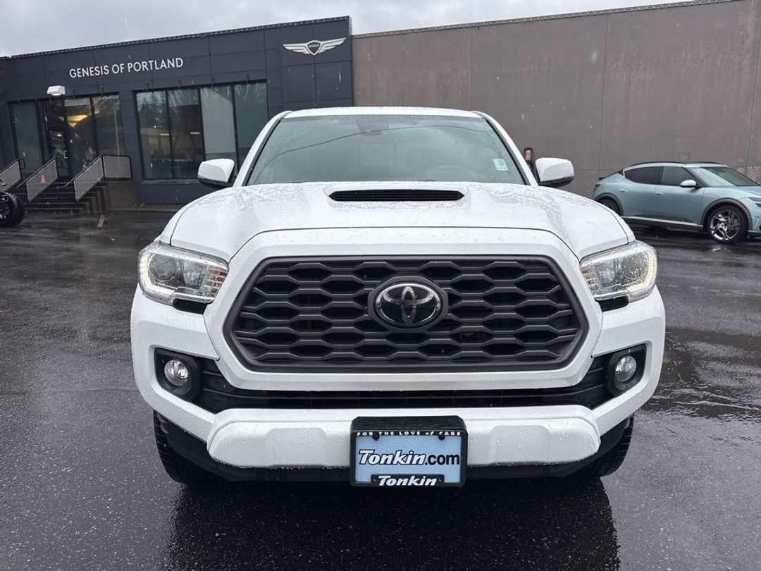 2020 Toyota Tacoma TRD Sport - Image 2