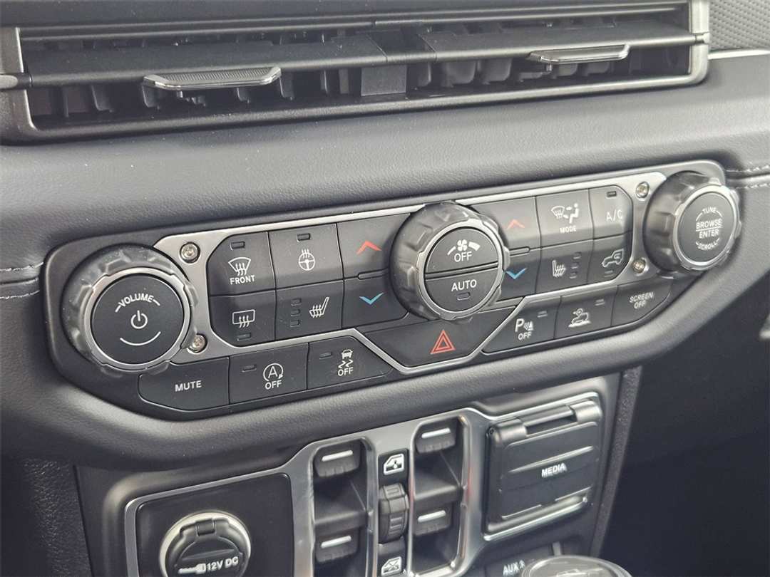 2026 Jeep Gladiator Rubicon - Image 23