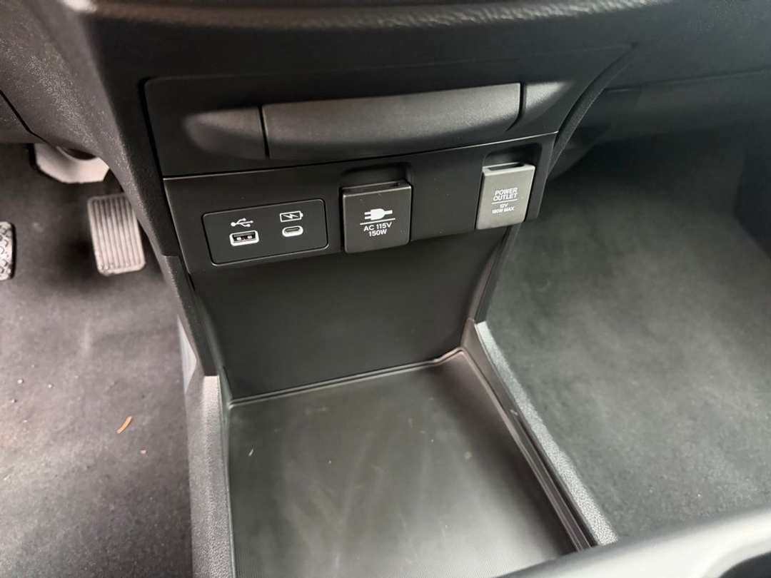 2026 Honda Odyssey Touring - Image 24