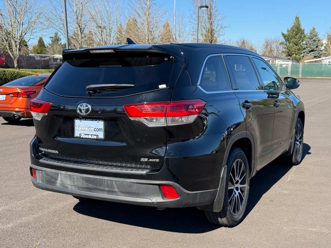 2018 Toyota Highlander SE - Image 8