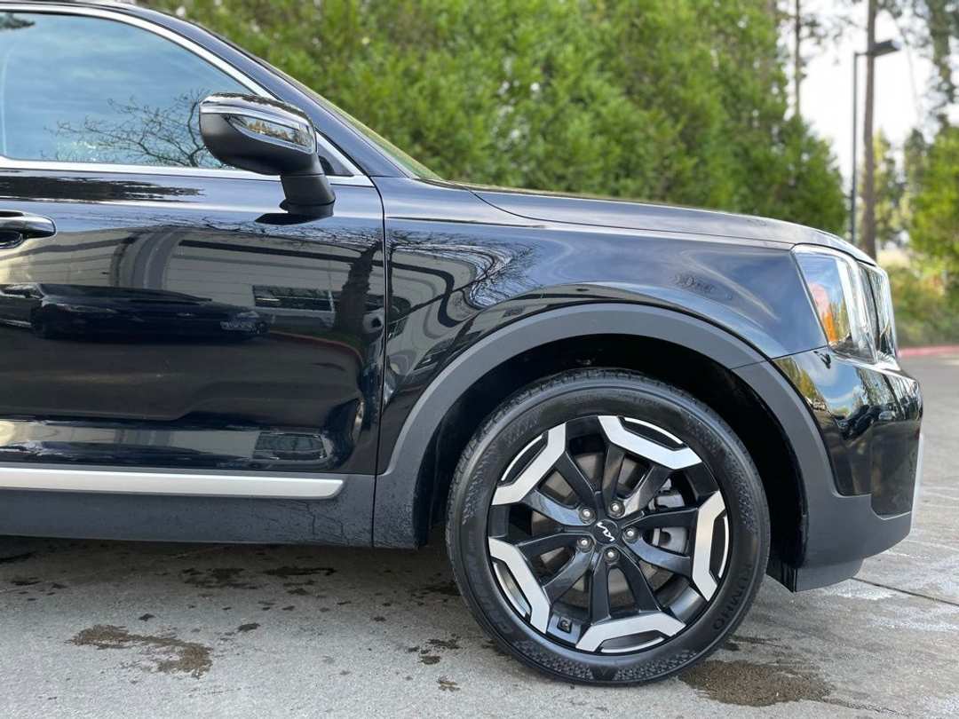 2025 Kia Telluride S - Image 2