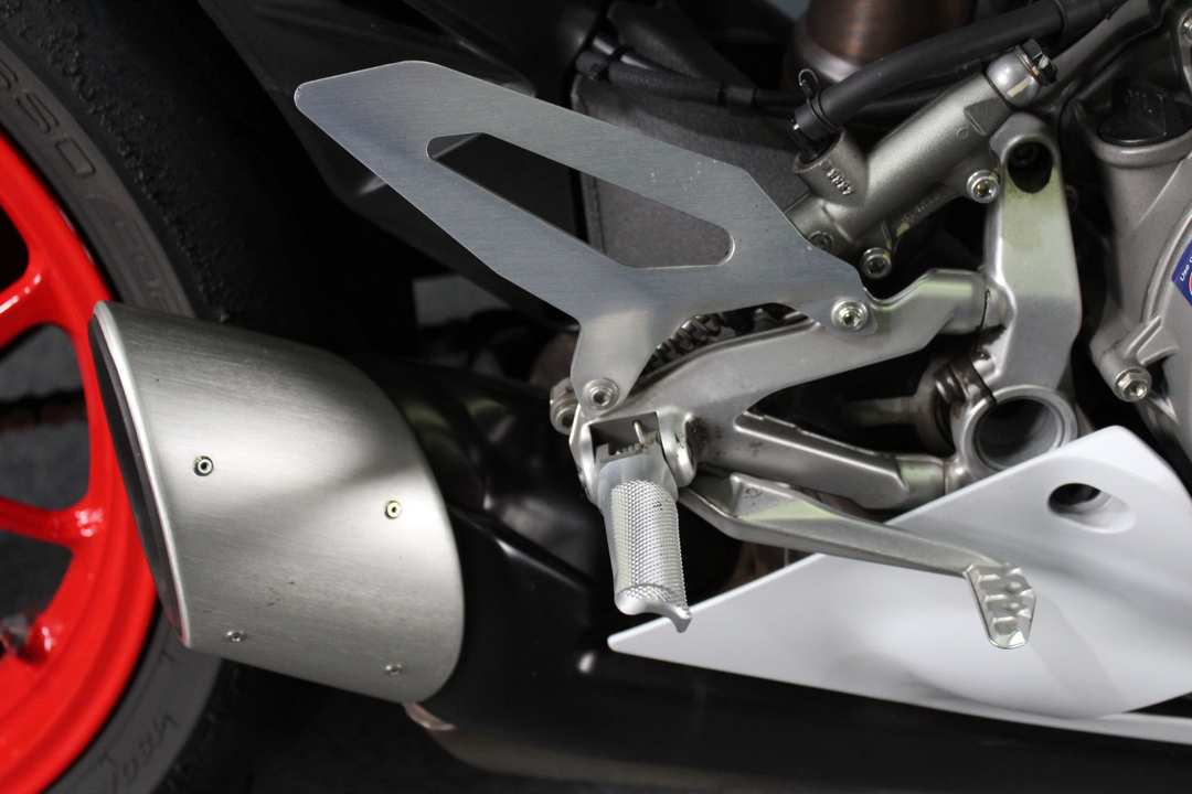 2023 Ducati Panigale V2 - Image 13