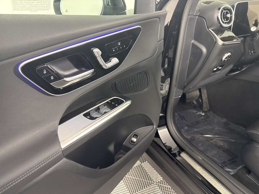 2026 Mercedes-Benz GLC GLC 300 - Image 23