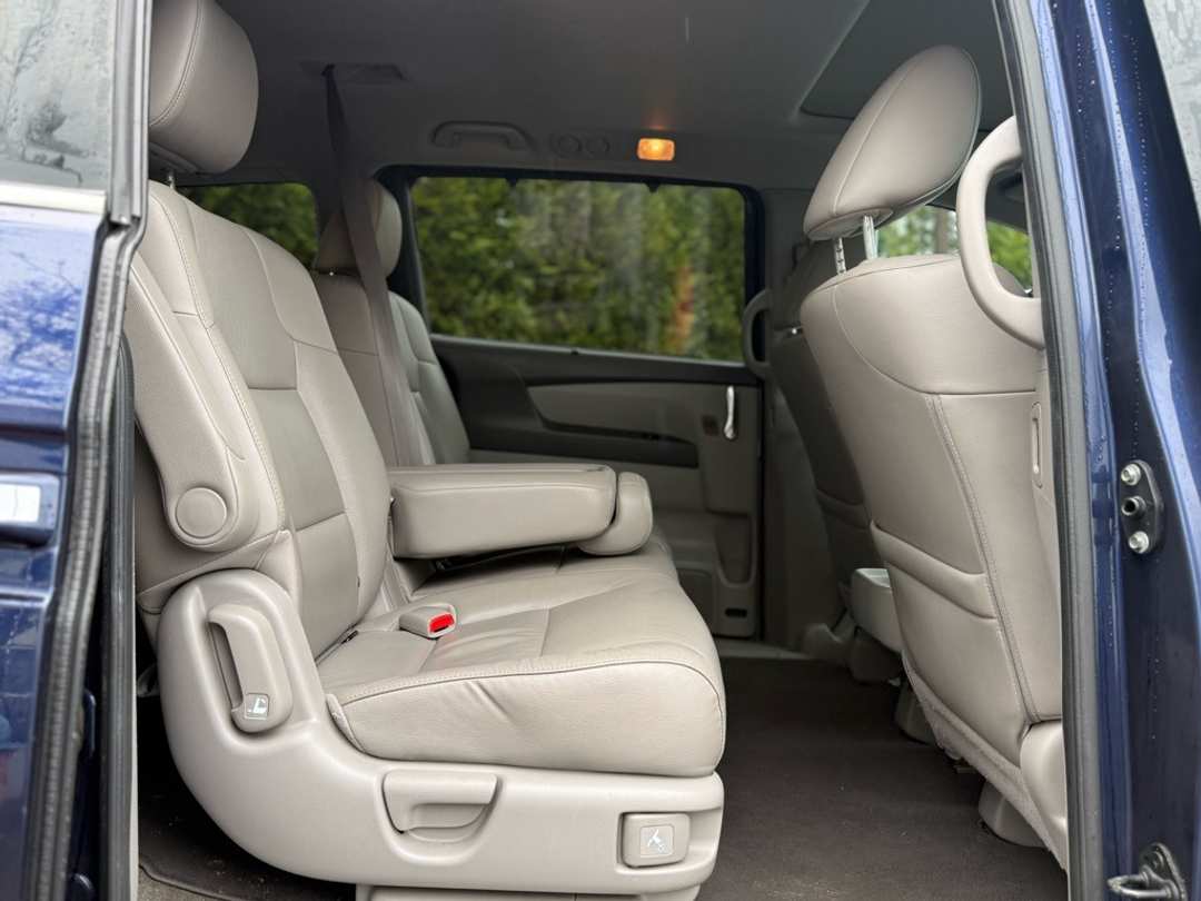 2015 Honda Odyssey EXL - Image 17